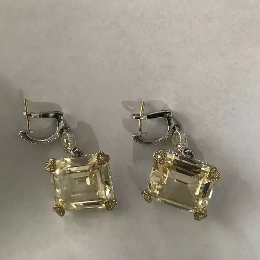 🌹❤️💋🌼🌺🤩s Sold earrings with 18k and other